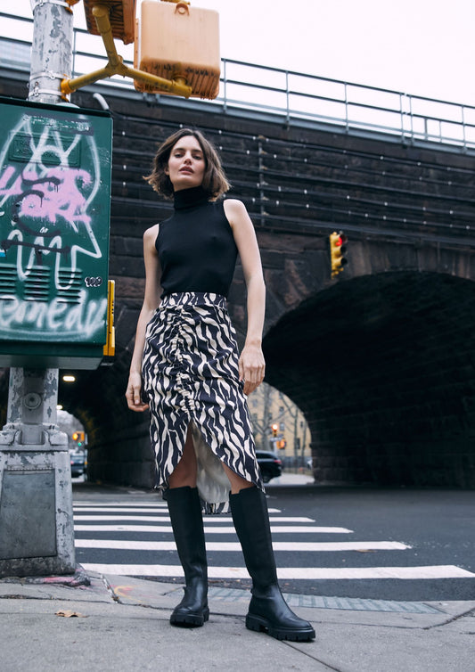 Jupe avec fente sur le devant