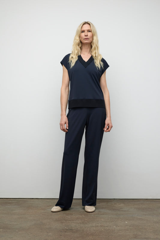 Matte jersey v neck top with rib