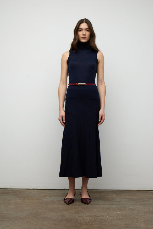 Skinny genuine leather belt with rectangle buckle