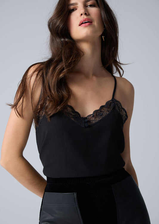 Camisole de base avec dentelle