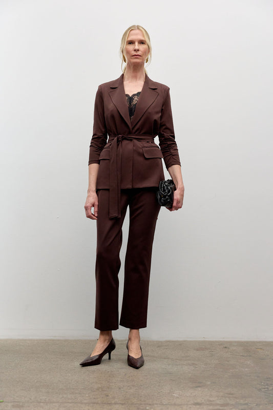 Veste ceinturée en jersey mat