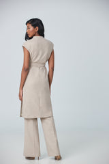 Sleeveless long coat