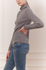 Pull cotelé col montant