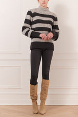 Pull tricot col roulé rayé