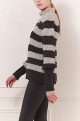 Pull tricot col roulé rayé